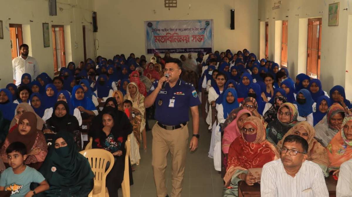 চাঁপাইনবাবগঞ্জে বাল্যবিবাহ ও সাইবার সুরক্ষাসহ সামাজিক সচেতনতা বিষয়ক কর্মশালা